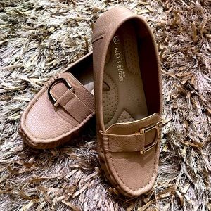 Alexis Bendel Comfort taupe / size 7.5 wide